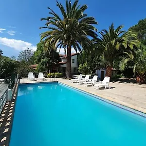 Dreams And Friends On The Coast Of Bilbao. Villa Getxo